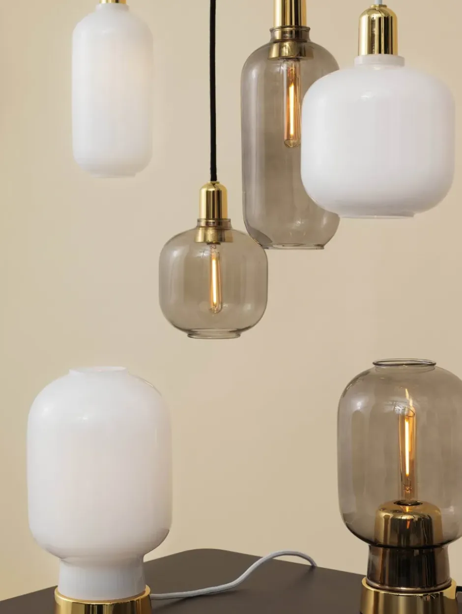Amp bordslampa, grå-mässing