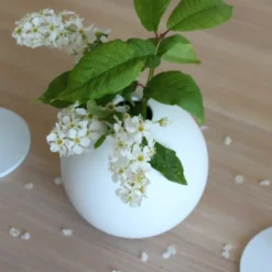 Ball vas white, 8 cm