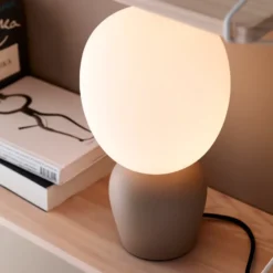 Buddy bordslampa opalglas, Sand (beige)