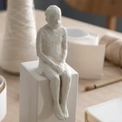 Character skulptur med budskap, The dreamer