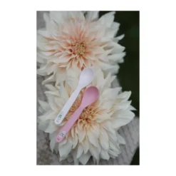 Elsa Beskow Blomsterfesten sked 2-pack, Rosa-vit