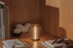Eva Solo Radiant LED laddningsbar lampa rund, Smoked oak