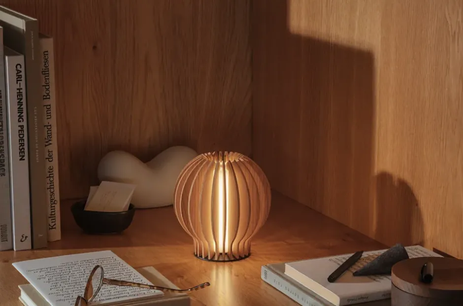 Eva Solo Radiant LED laddningsbar lampa rund, Oak