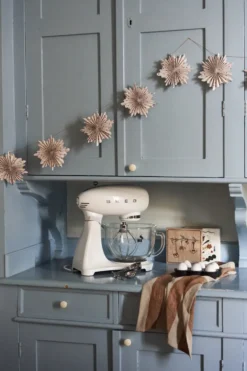Festive girlang 3 M, Röd prickig