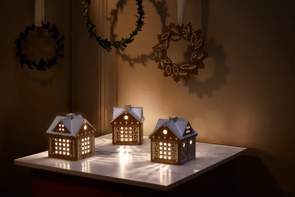 Gingerbread ljushus, Christmas barn 11,5 cm