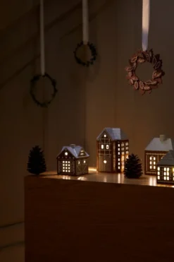Gingerbread ljushus, Christmas barn 11,5 cm
