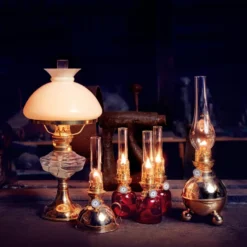 Koholmen fotogenlampa, rubinröd