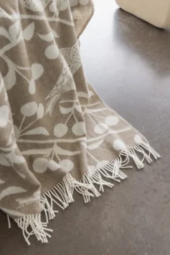 Körsbärsträdgården pläd 130x170 cm, Brun-offwhite