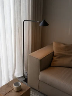 Kuro golvlampa, Black, Ø14x120 cm