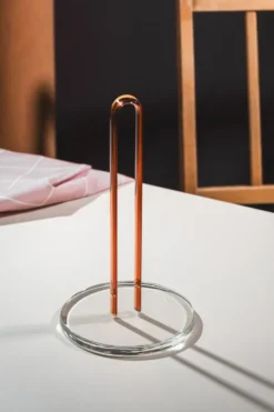 Loop hushållspappershållare 26 cm, Klar-amber