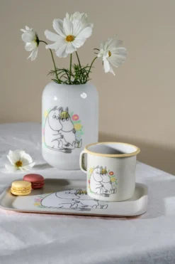 Mumin emaljmugg 55 cl, Flowers