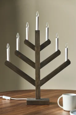 Pine adventsljusstake 62 cm, Mörkbetsad