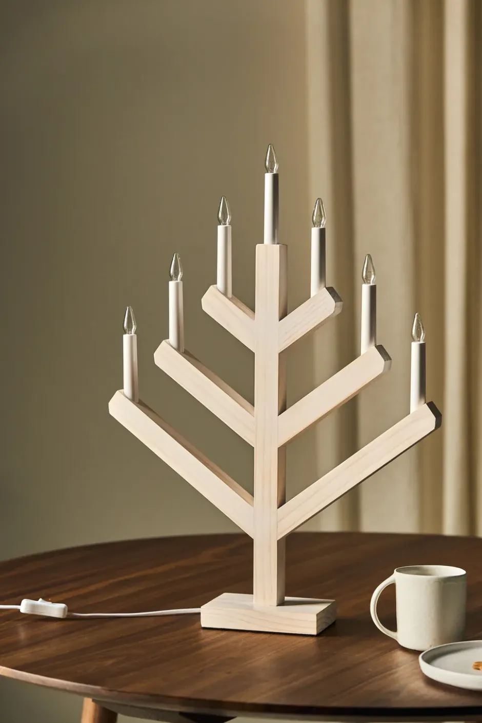 Pine adventsljusstake 62 cm, Vitlaserad