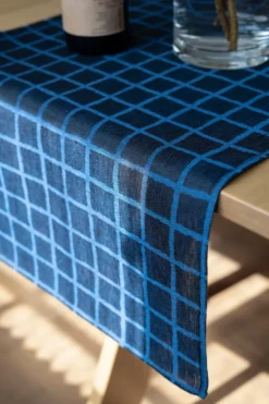 Rutig jacquardvävd bordslöpare 45x150 cm, Blue-black