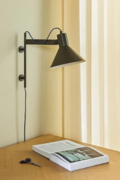 Studio vägglampa, Brown