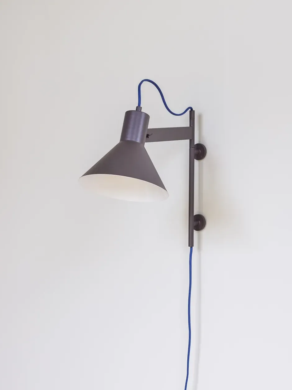 Studio vägglampa, Brown