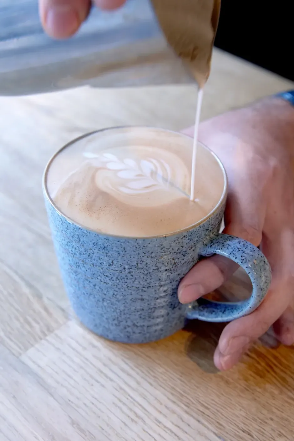 Studio Blue räfflad mugg 40 cl, Flint-chalk