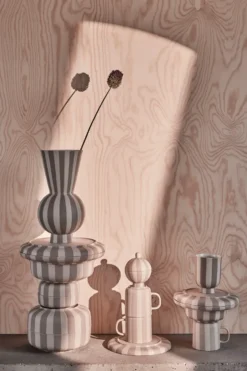 Toppu Bonbonniere, Clay