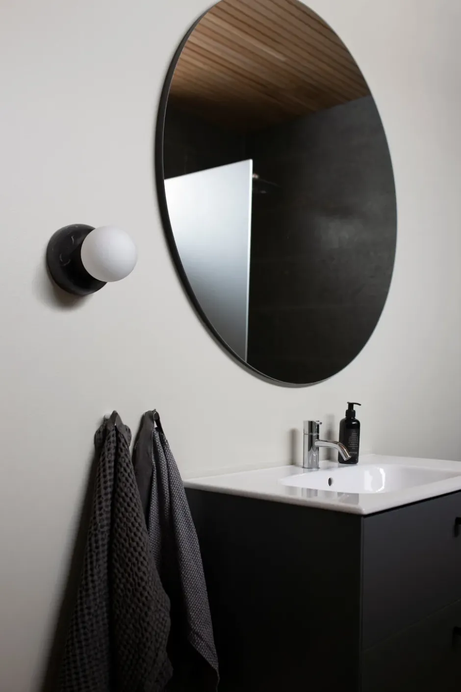Torrano vägglampa/plafond 13 cm, Svart