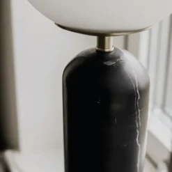 Torrano bordslampa, Svart