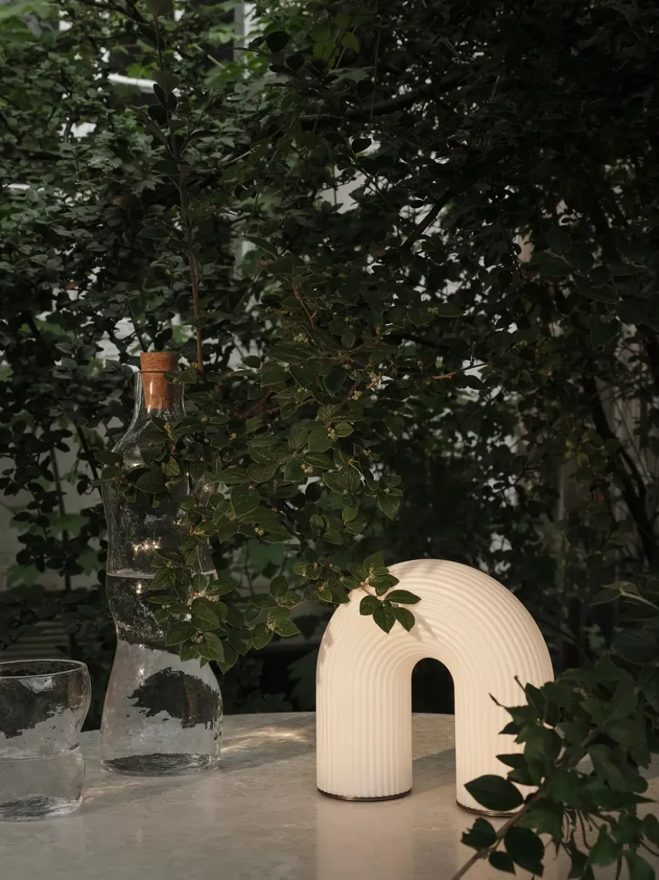 Vuelta portable bordslampa, White