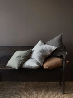 Washed linen kuddfodral 50x50 cm, Pinstripe